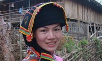 ชุดแต่งกายของสตรีชนเผ่าไทในเวียดนาม